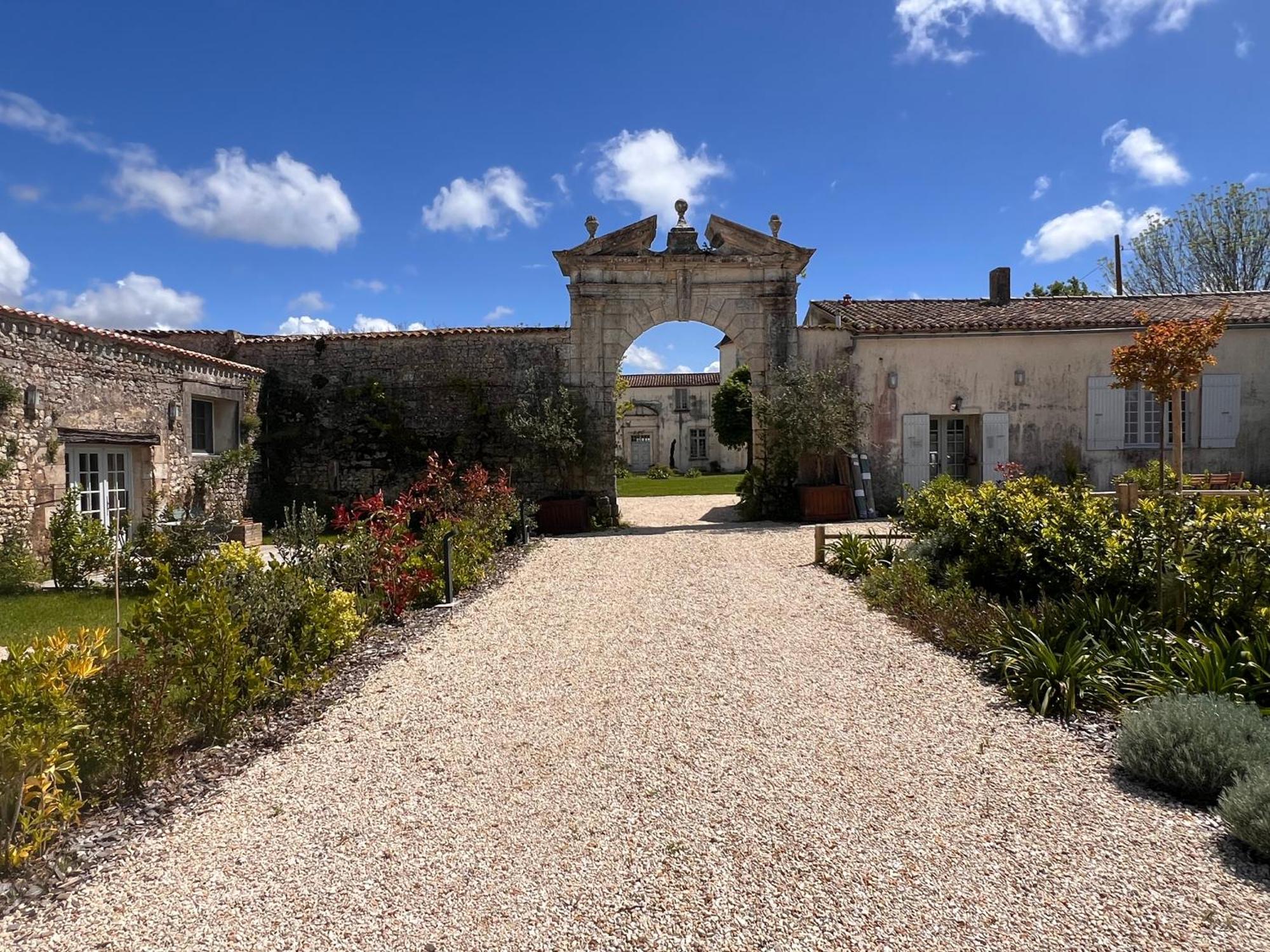 Chateau De Feusse Saint-Just-Luzac Εξωτερικό φωτογραφία