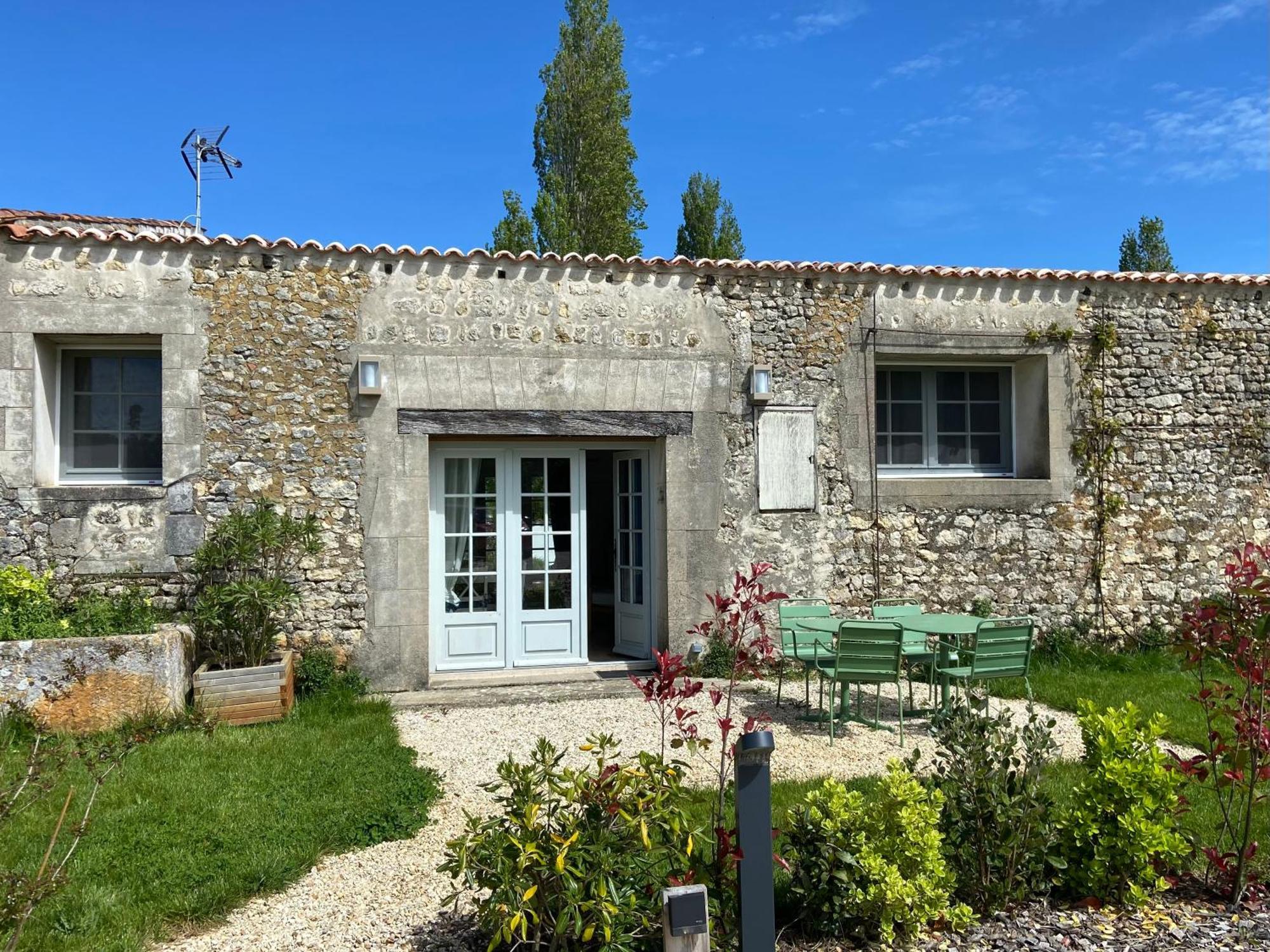 Chateau De Feusse Saint-Just-Luzac Εξωτερικό φωτογραφία