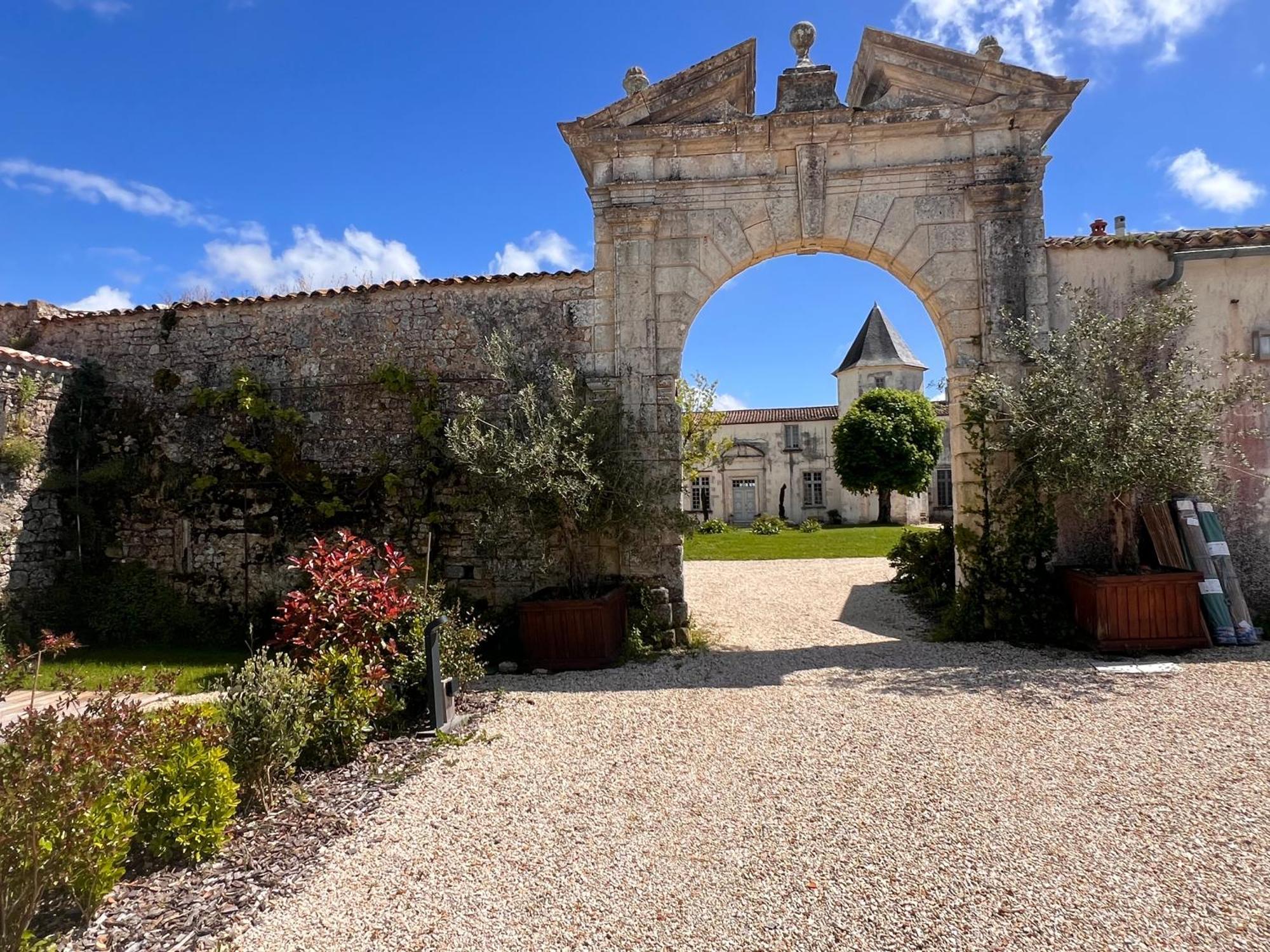 Chateau De Feusse Saint-Just-Luzac Εξωτερικό φωτογραφία