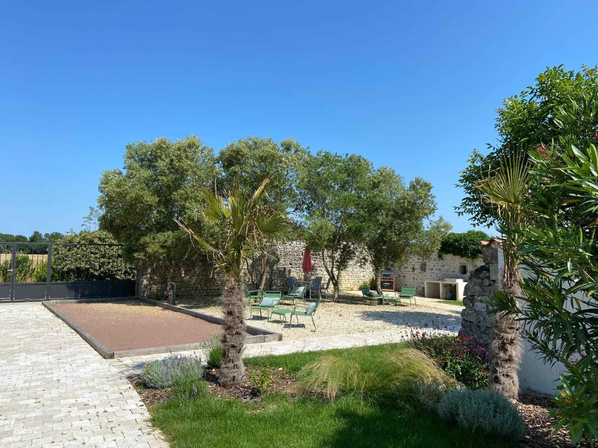 Chateau De Feusse Saint-Just-Luzac Εξωτερικό φωτογραφία